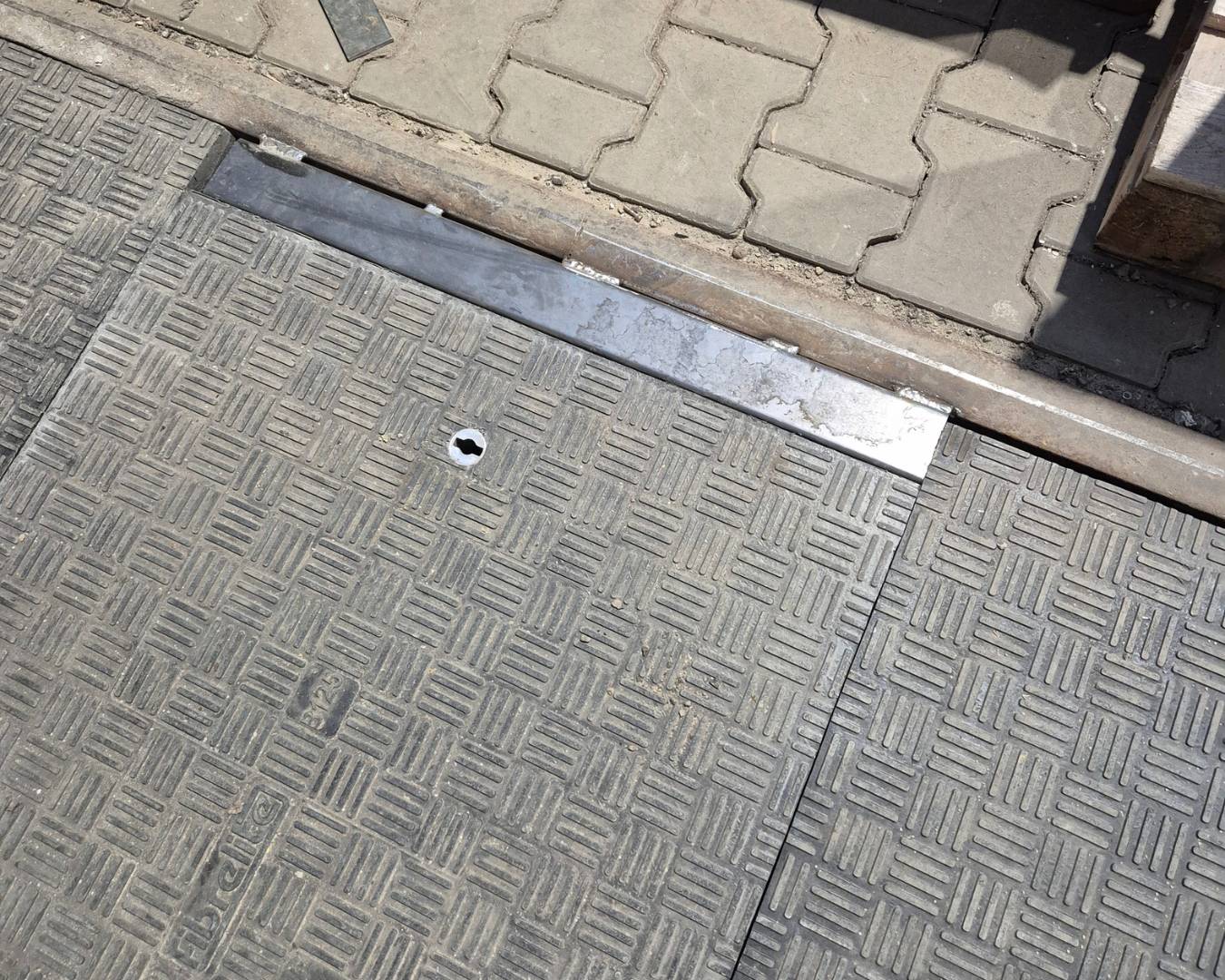 Pokrywy najazdowe w hali serwisowej tramwajów